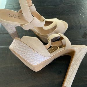 EUC City Streets Beautiful Tan Heels 👠